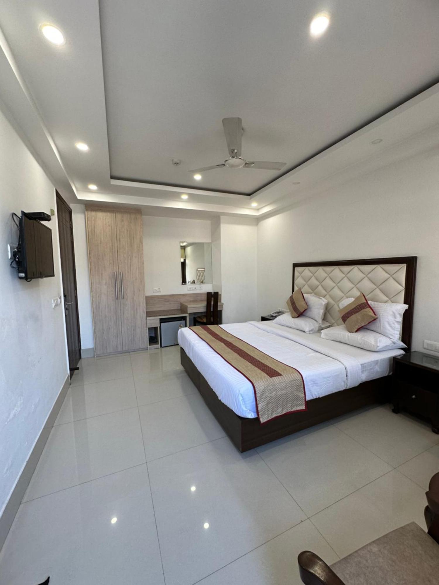 Lemon Green Residency - Hotel And Serviced Apartments Nueva Delhi Exterior foto